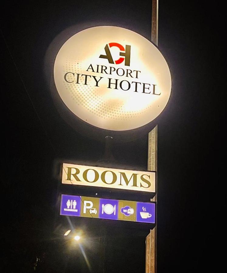 Airport City Hotel 카투나야크 외부 사진