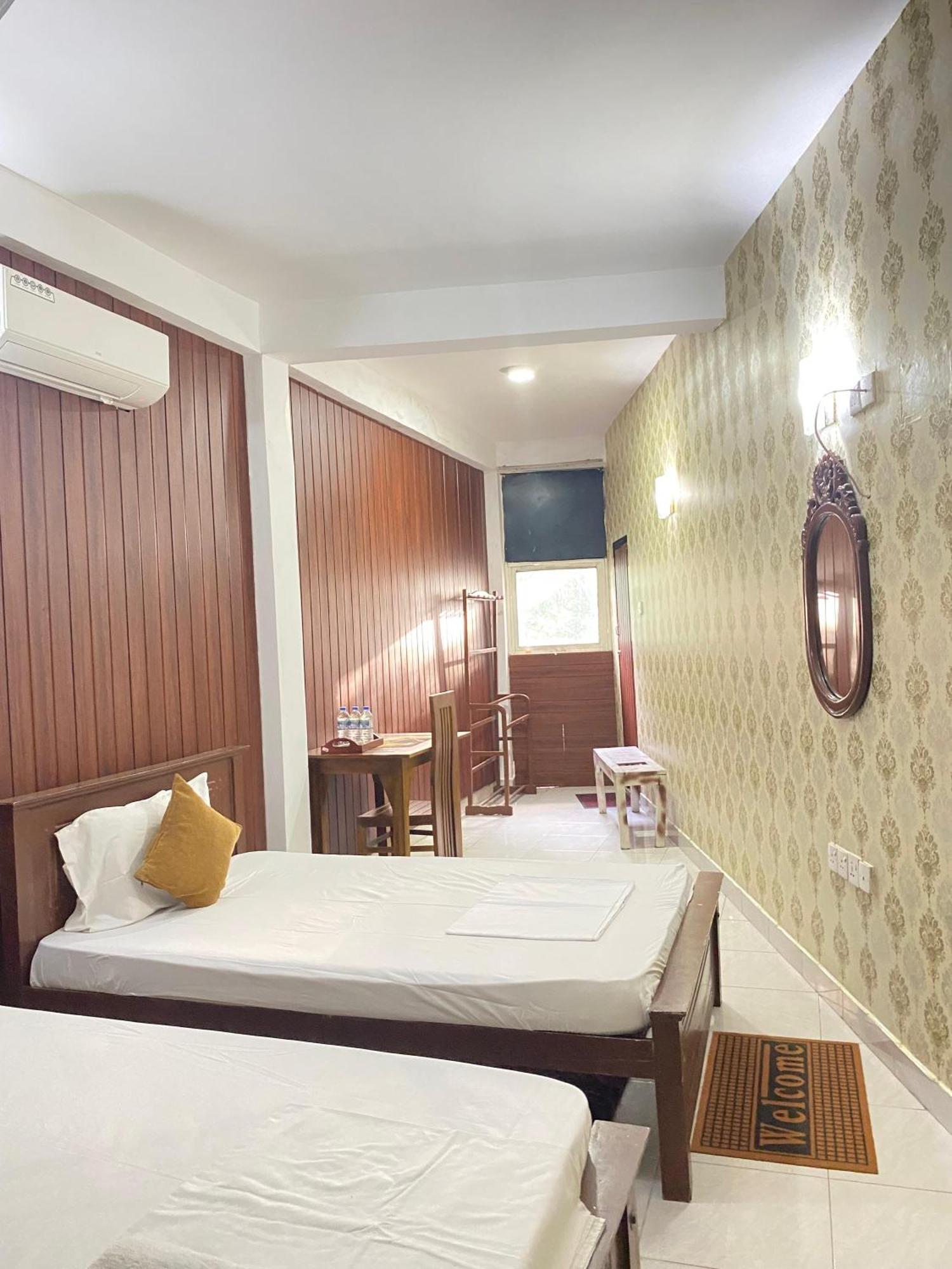 Airport City Hotel 카투나야크 외부 사진