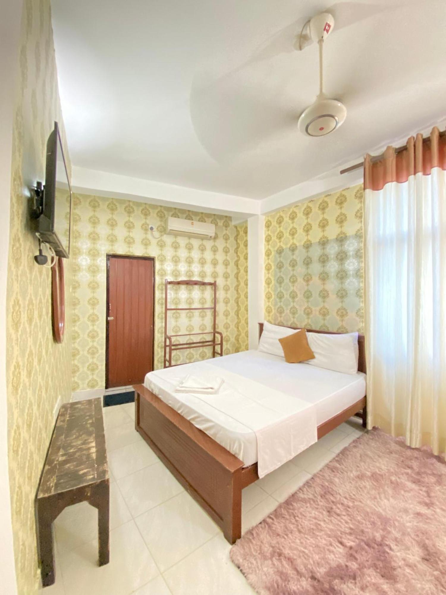 Airport City Hotel 카투나야크 외부 사진
