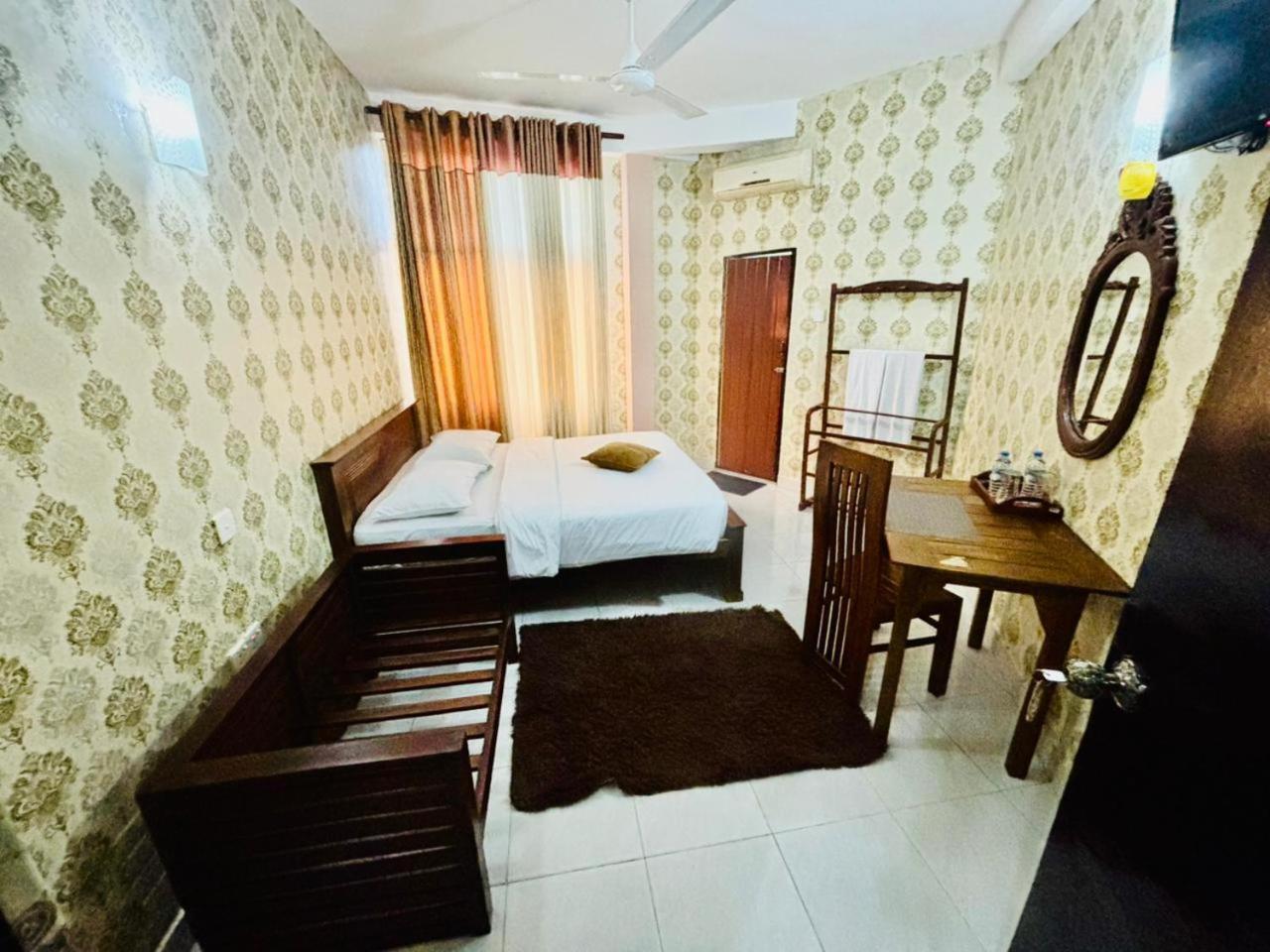 Airport City Hotel 카투나야크 외부 사진